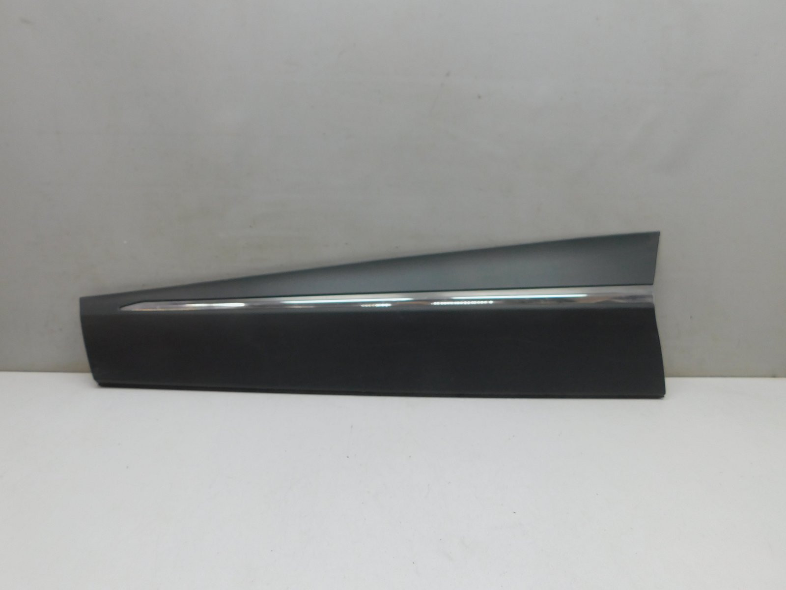 Накладка двери передней левой Renault Kaptur 2016>