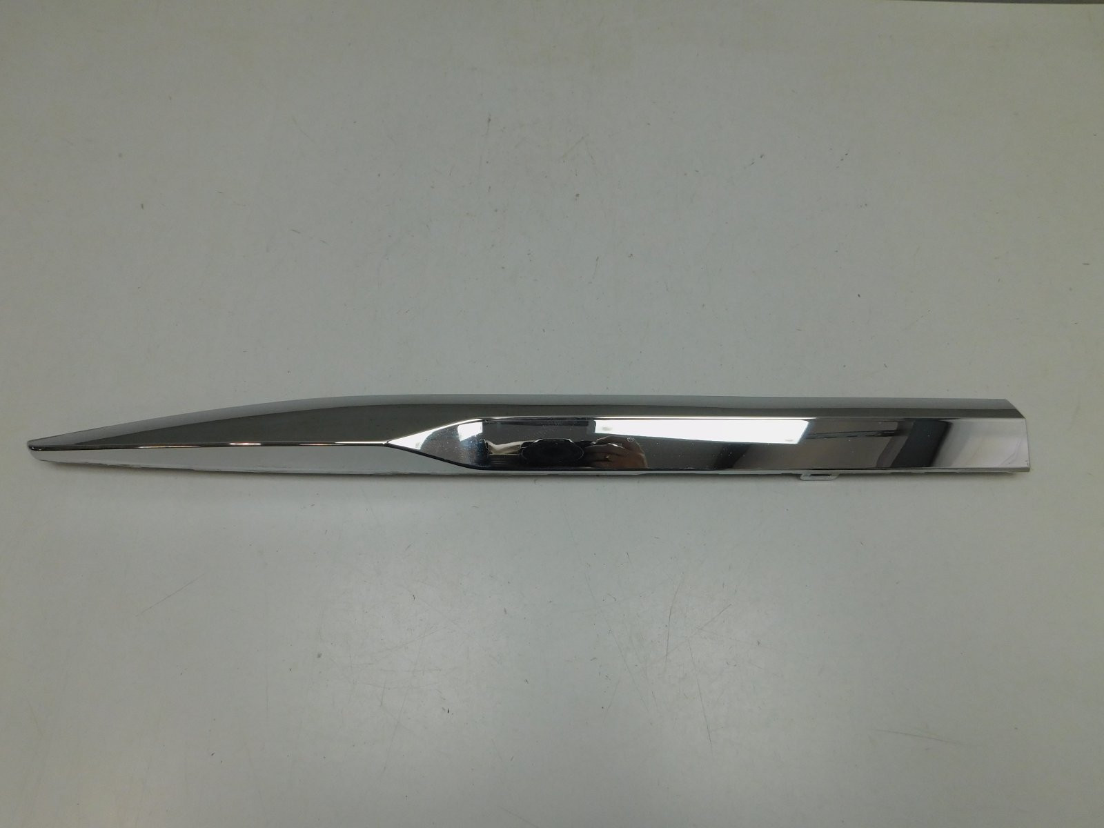 Молдинг двери задней правой Geely Monjaro 2021>