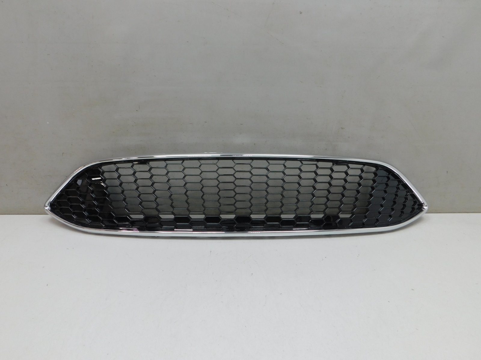 Решетка радиатора Ford Focus III 2011>