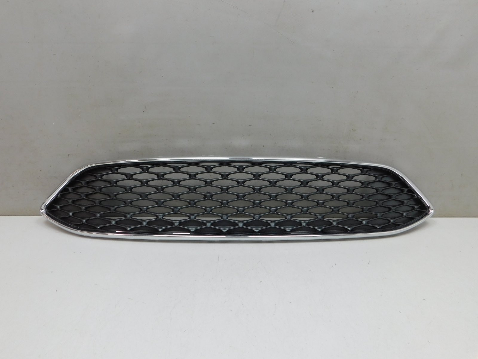 Решетка радиатора Ford Focus III 2011>