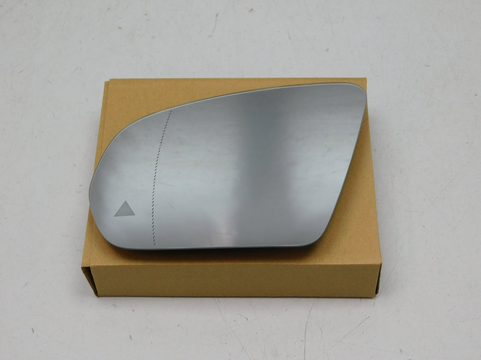 Стекло зеркала левого Mercedes-Benz E-Klasse W213 2016>