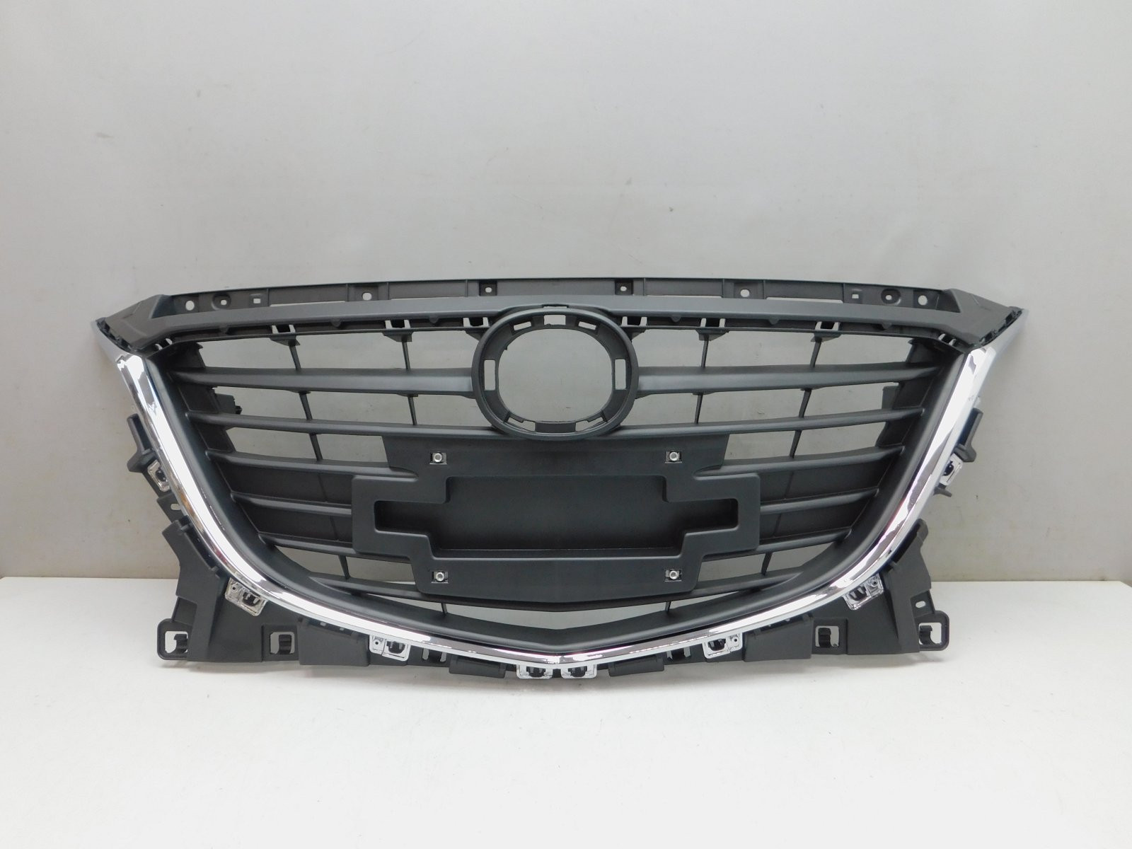 Решетка радиатора Mazda 3 (BM) 2013-2019