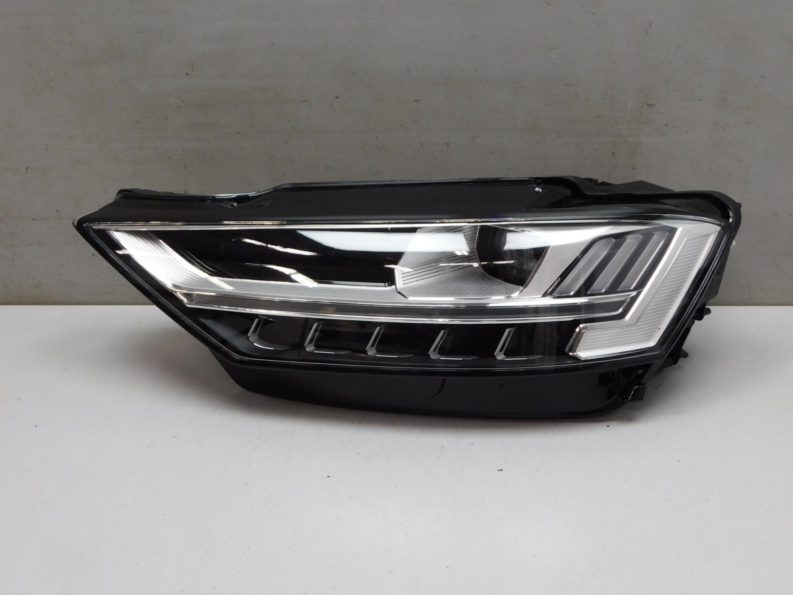 Фара левая Audi A8 [4N] 2018>