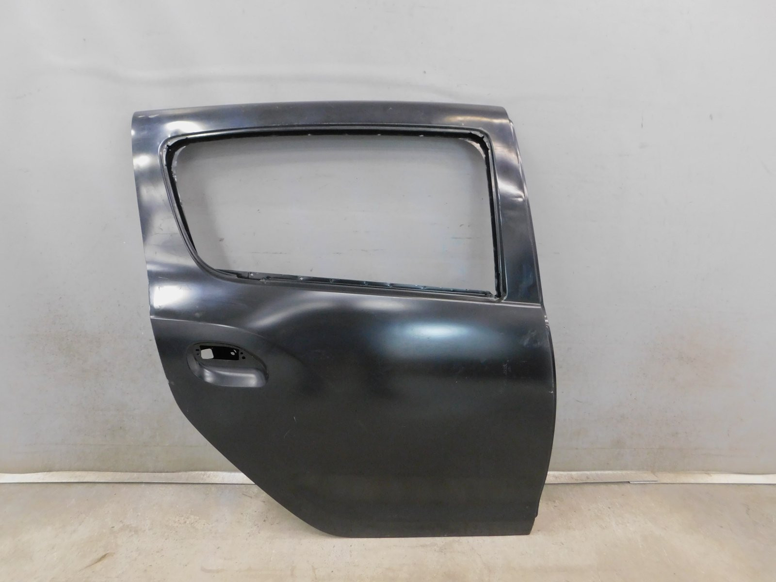 Дверь задняя правая Renault Sandero 2014>