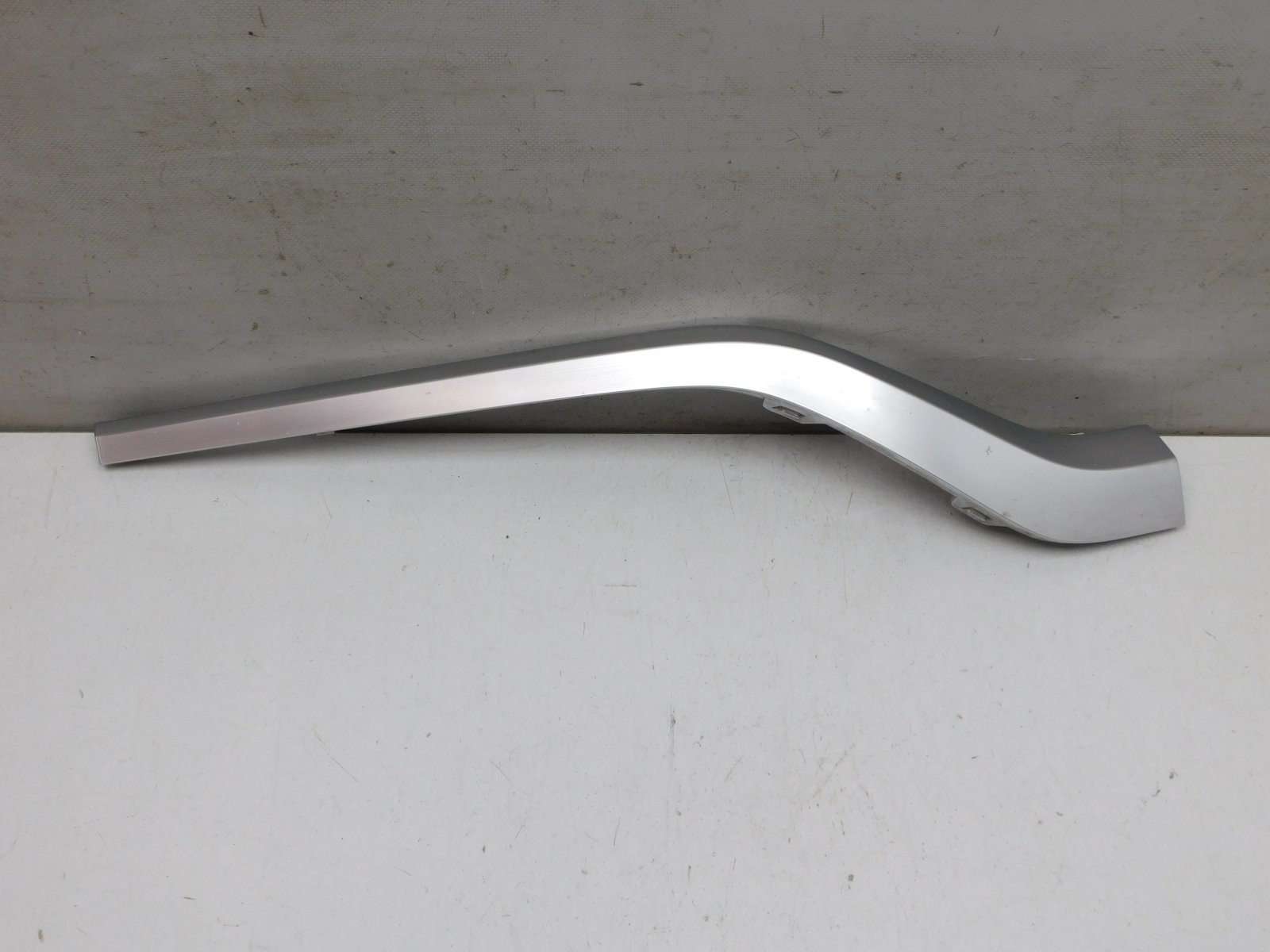 Молдинг переднего бампера Hyundai Santa Fe (TM) 2018>