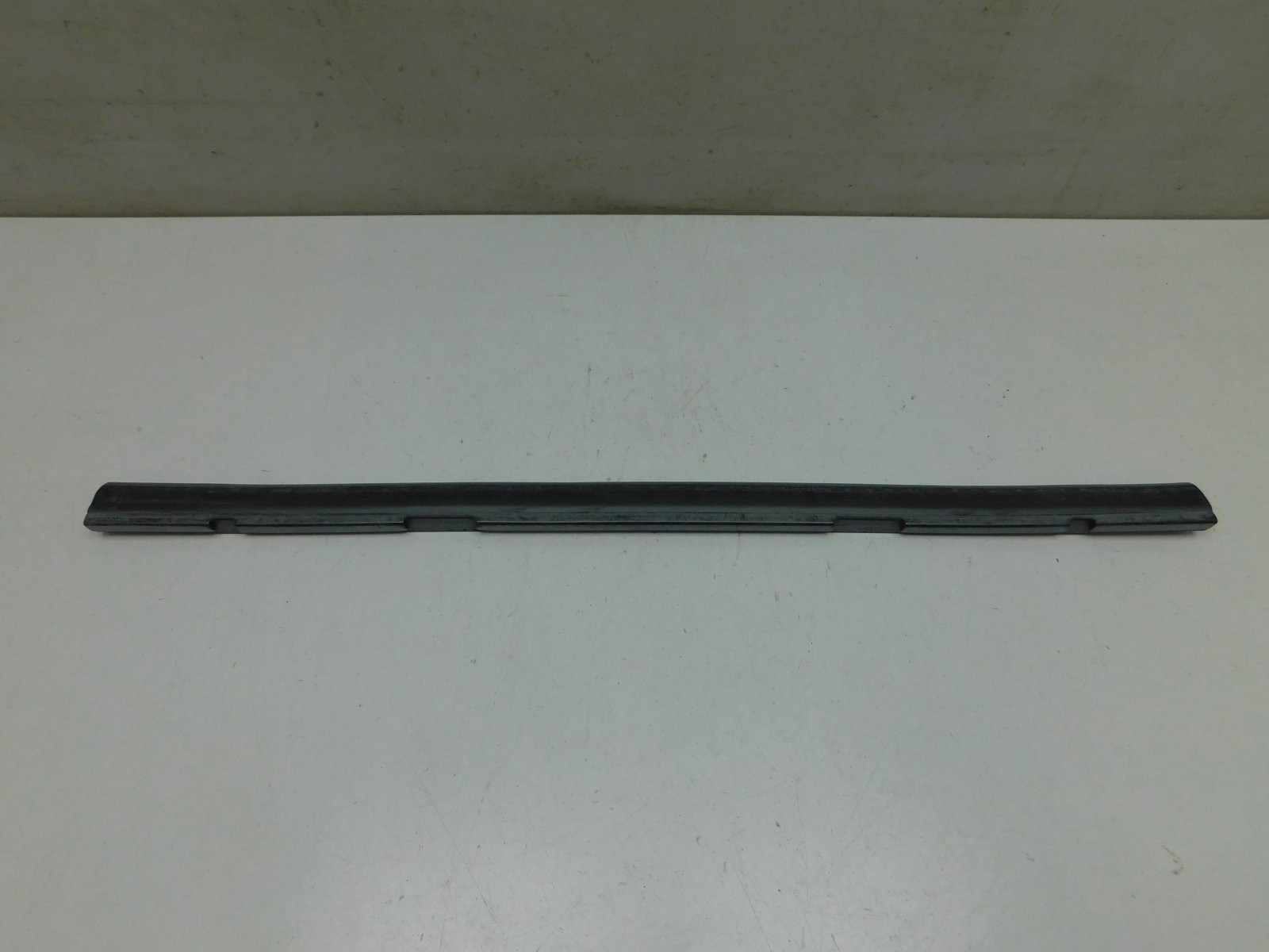 Уплотнитель Audi Q7 [4L] 2005-2015