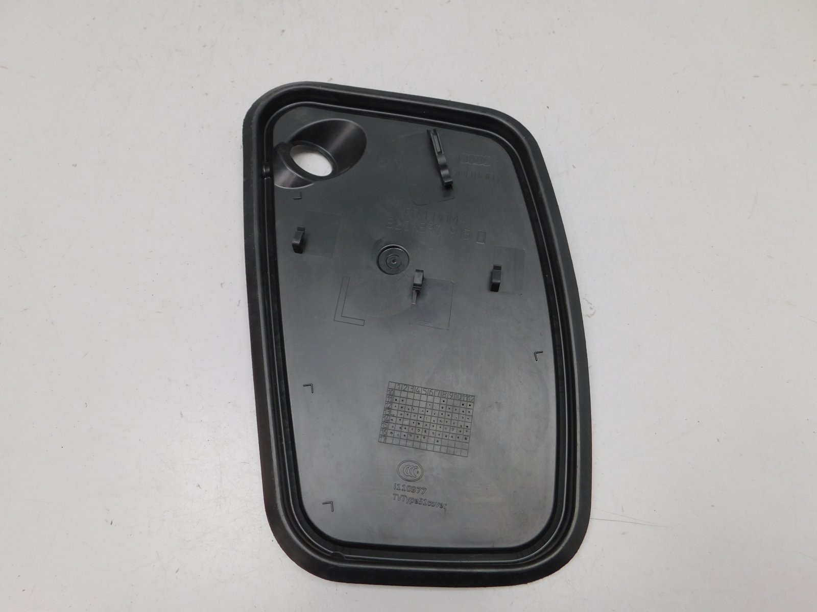 Накладка Audi Q3 2012-2018