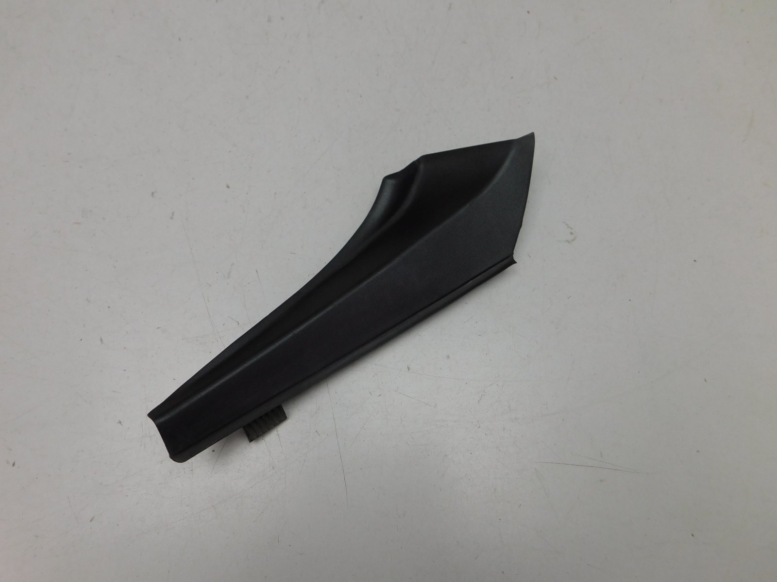 Молдинг лобового стекла Toyota RAV 4 2006-2013