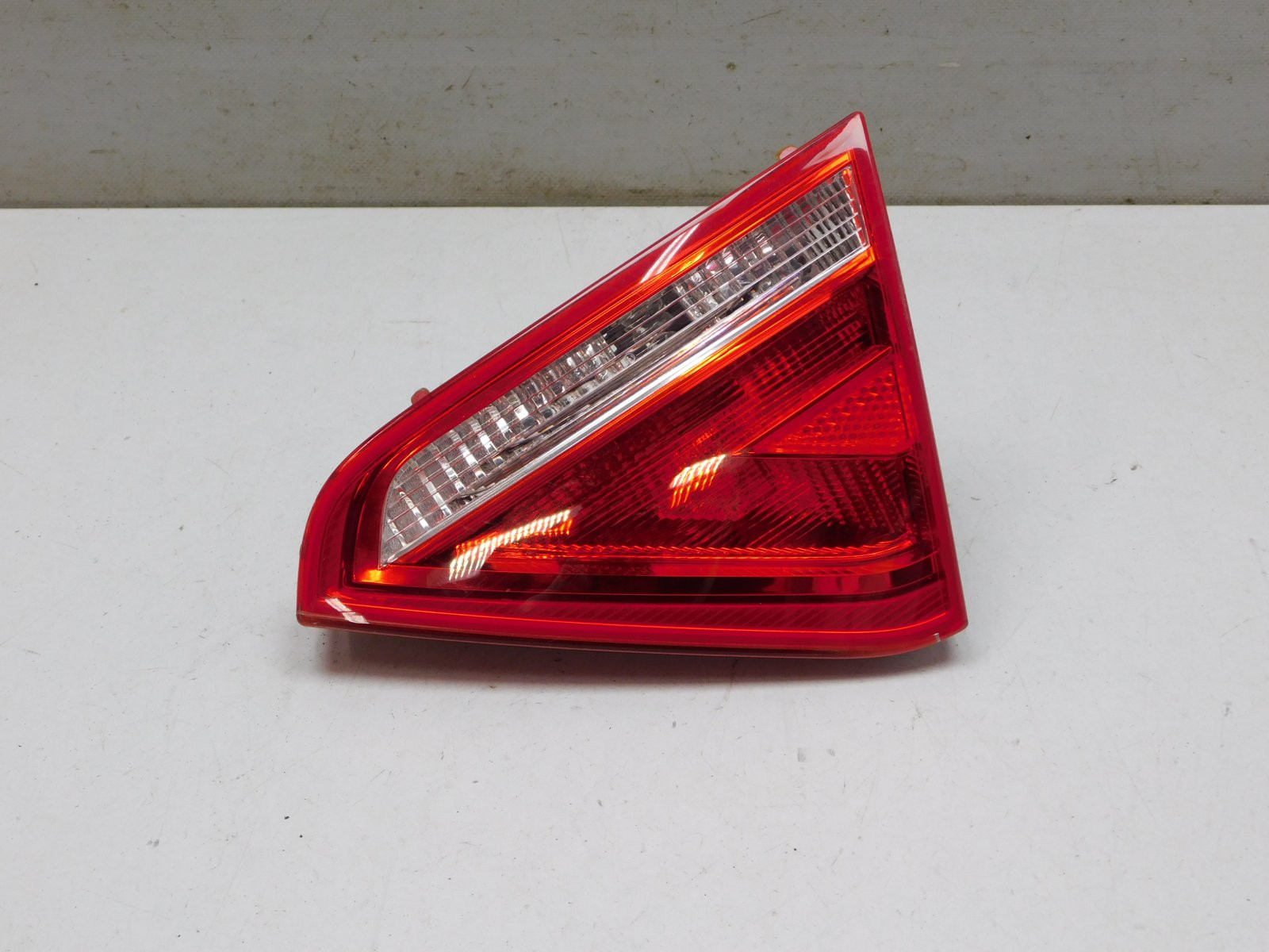 Фонарь задний внутренний правый Audi A5/S5 2007-2016