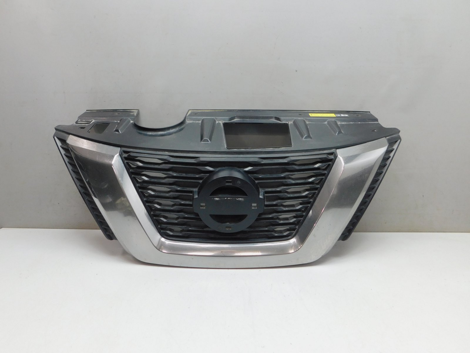 Решетка радиатора Nissan X-Trail (T32) 2014>