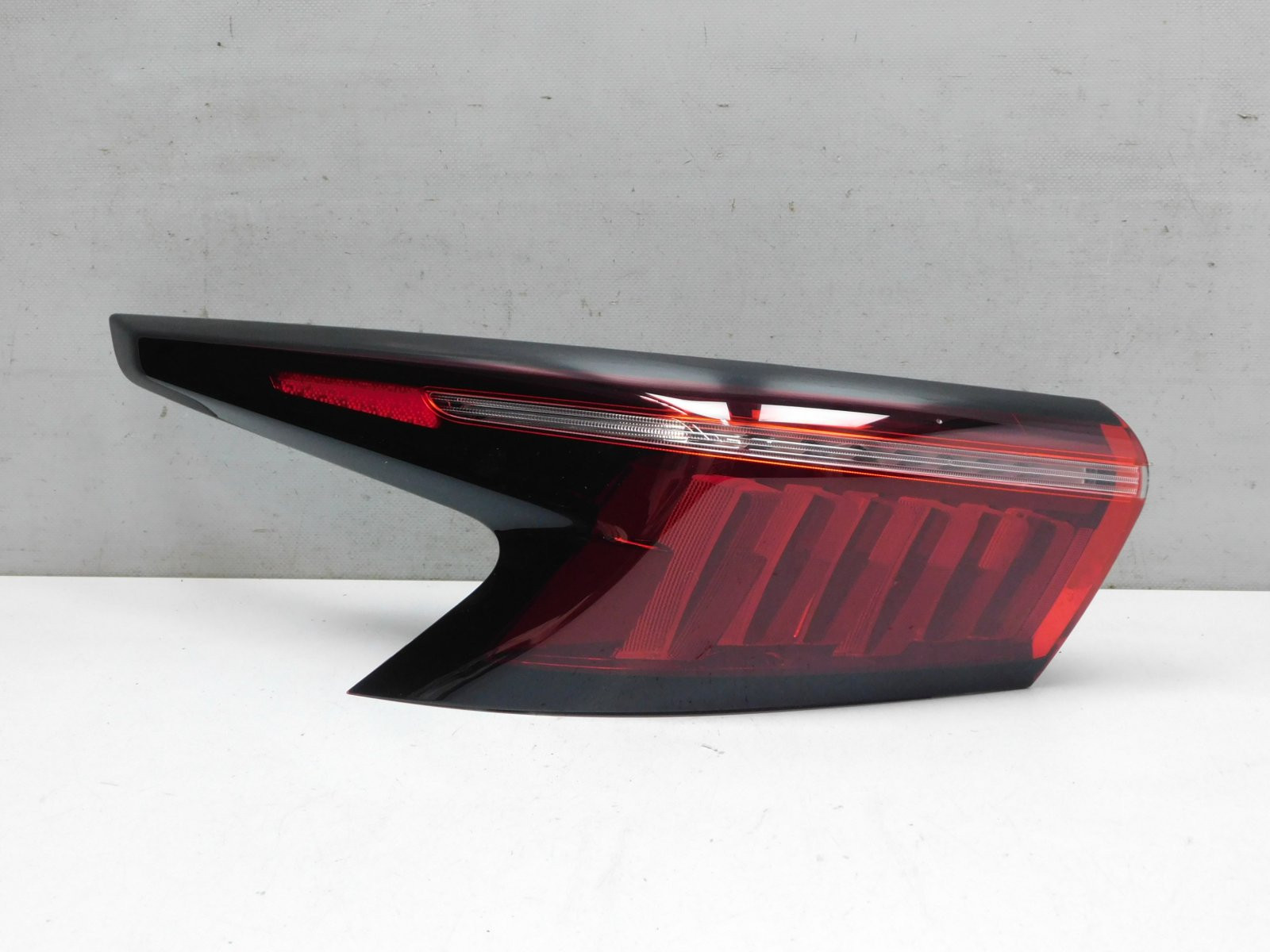 Фонарь задний наружный левый Omoda C5 2022>