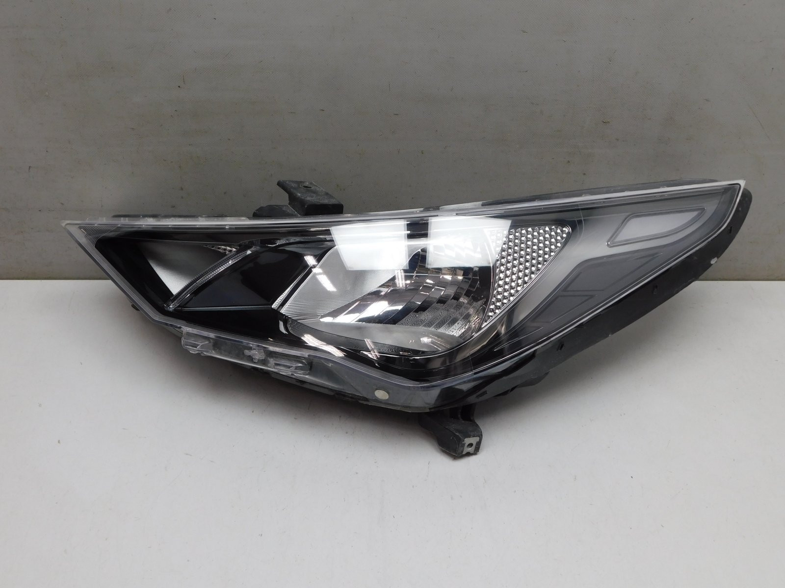 Фара левая Hyundai Solaris 2017>