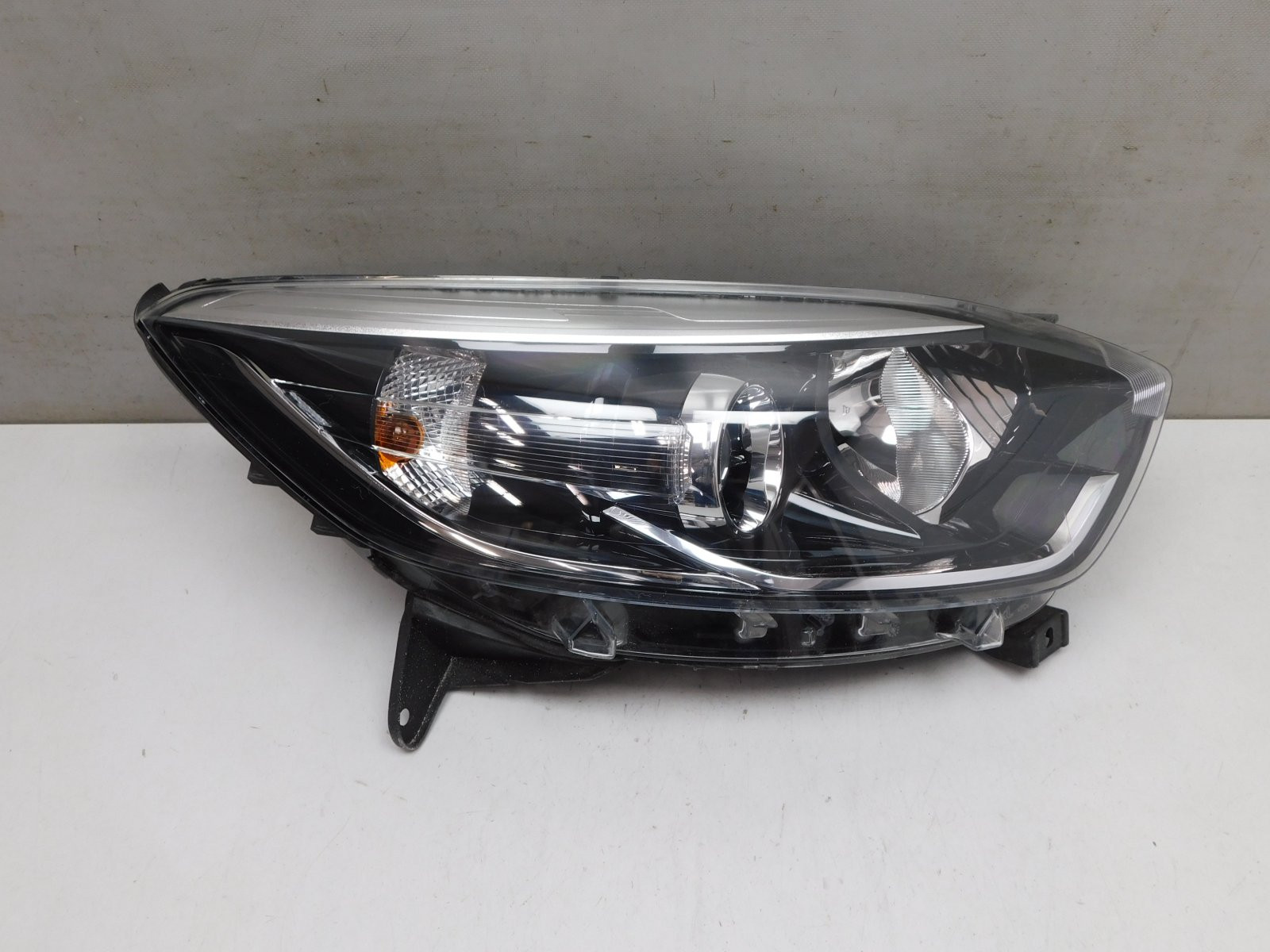 Фара правая Renault Kaptur 2016>