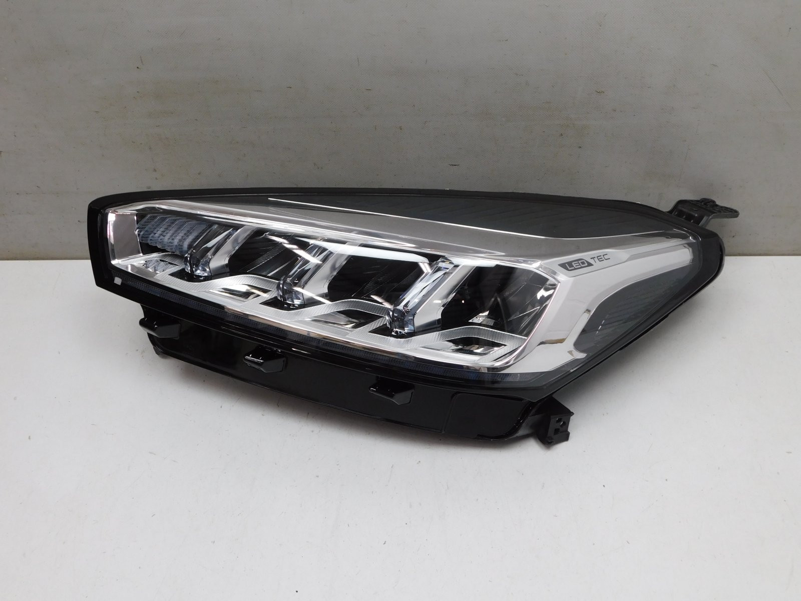 Фара левая Chery Tiggo 8 2019>