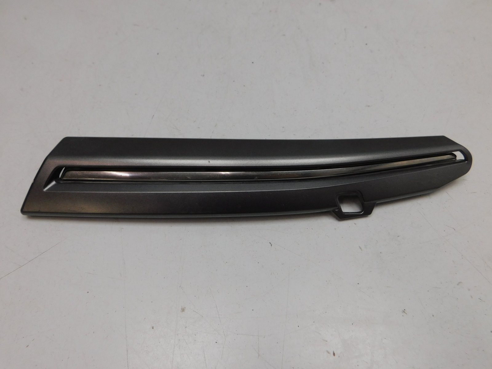 Накладка на решетку радиатора Subaru XV 2017>