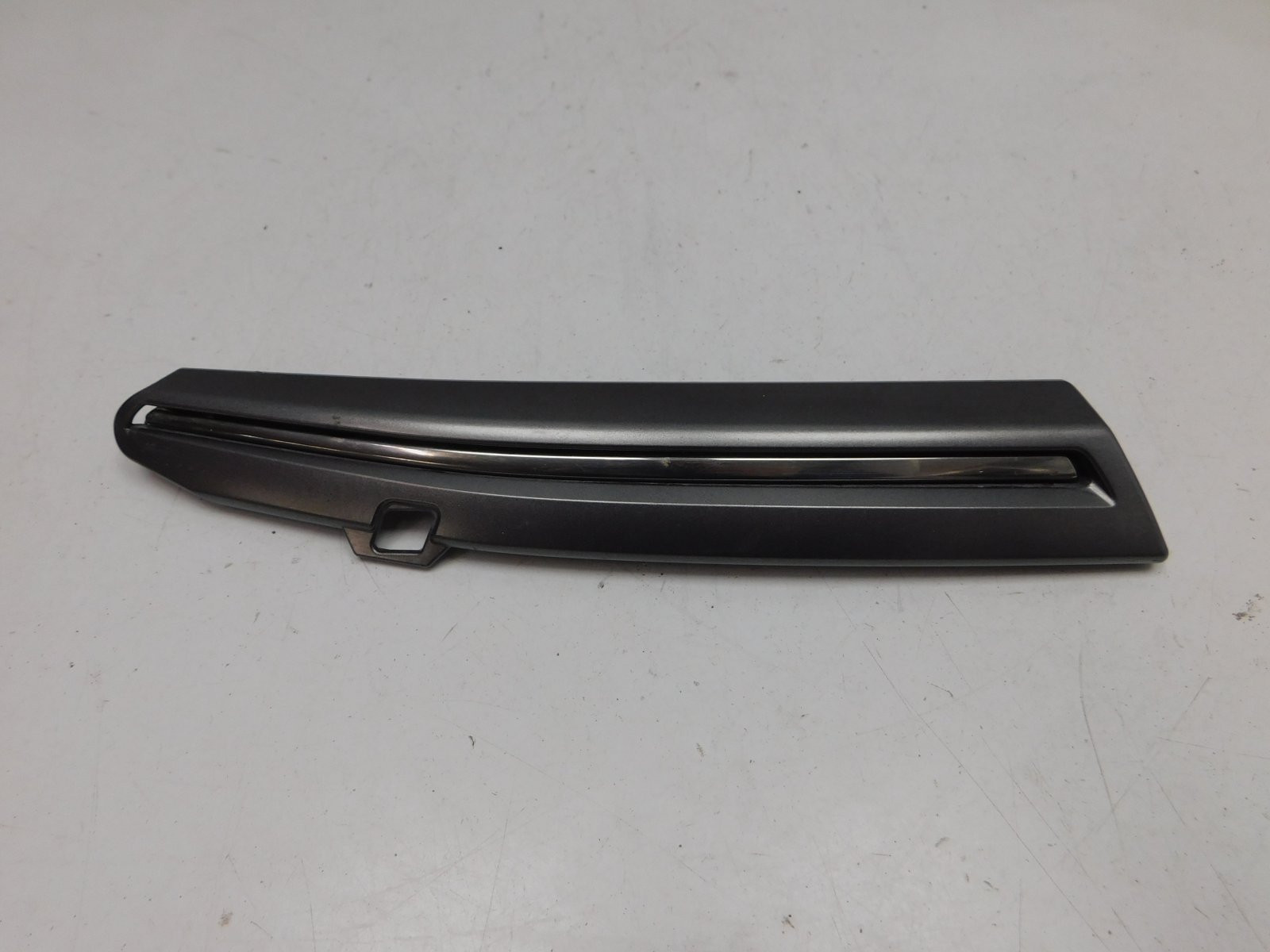 Накладка на решетку радиатора Subaru XV 2017>