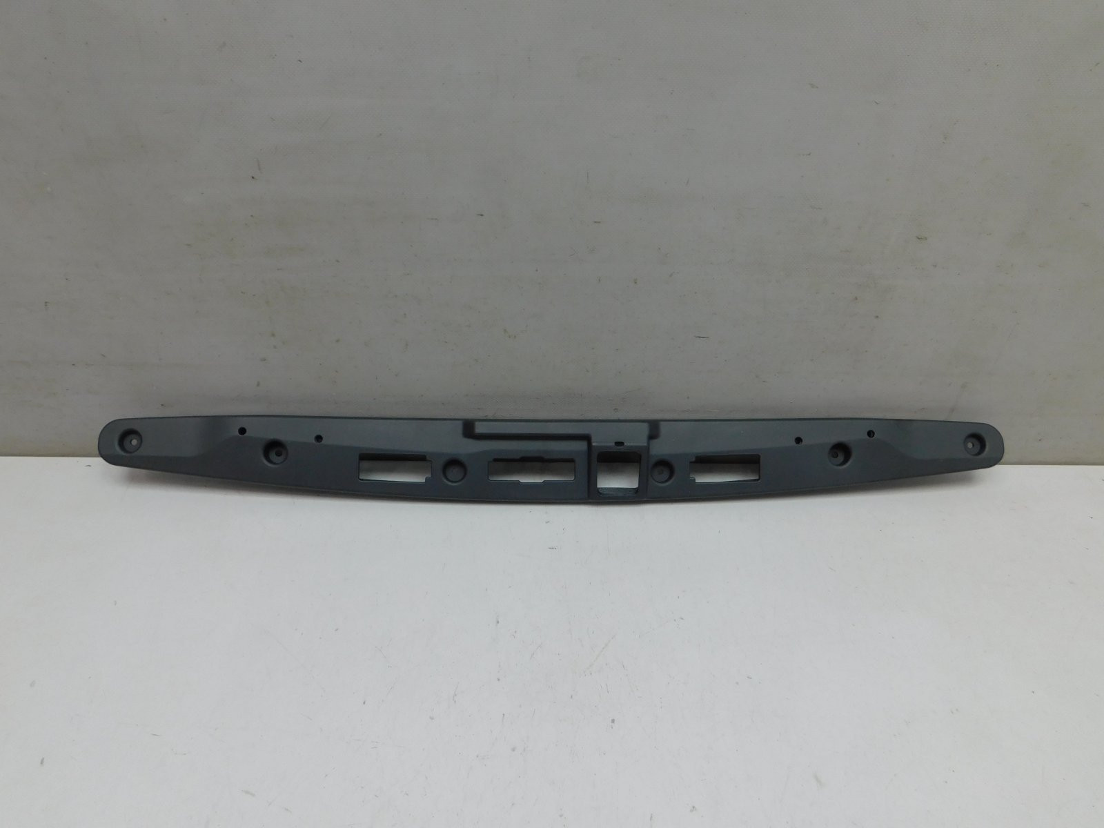 Накладка двери багажника Renault Arkana 2019>