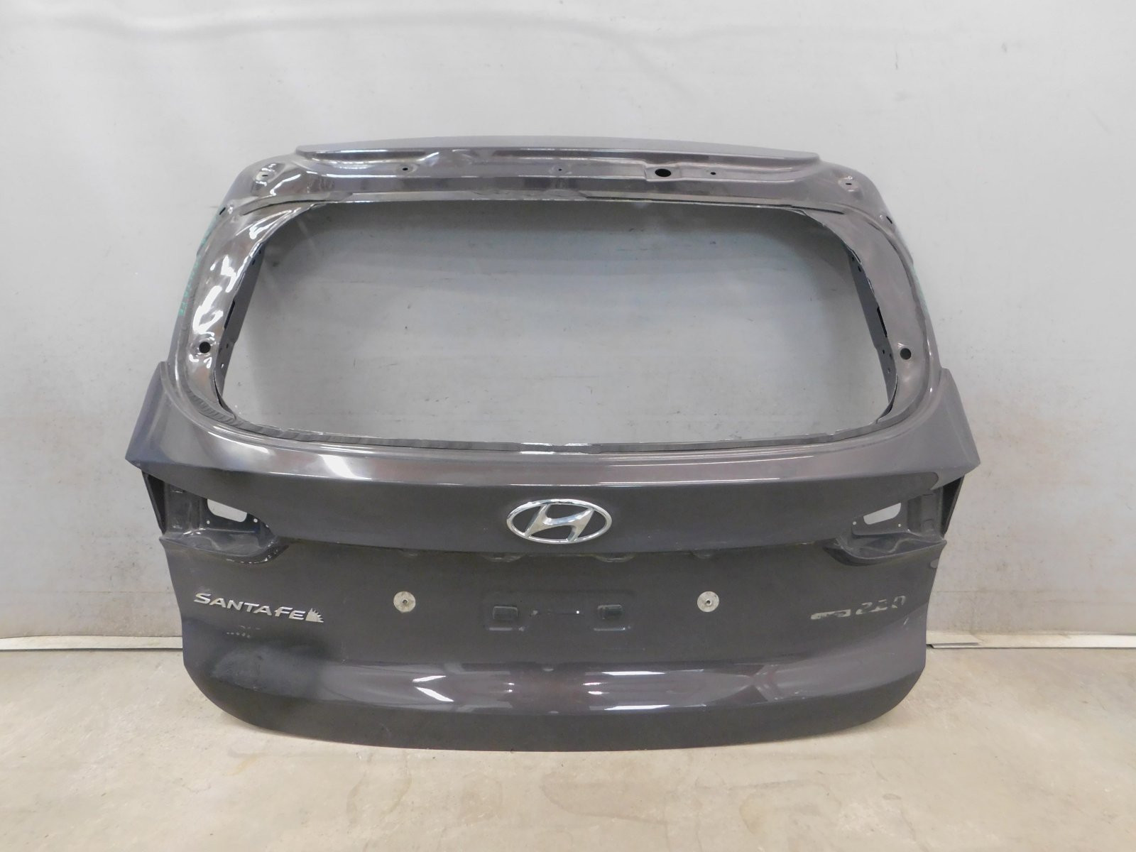 Дверь багажника Hyundai Santa Fe (TM) 2018>