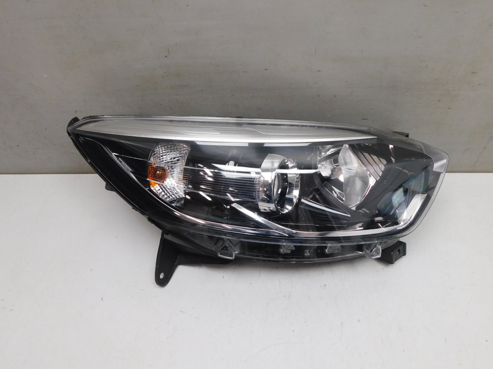 Фара правая Renault Kaptur 2016>