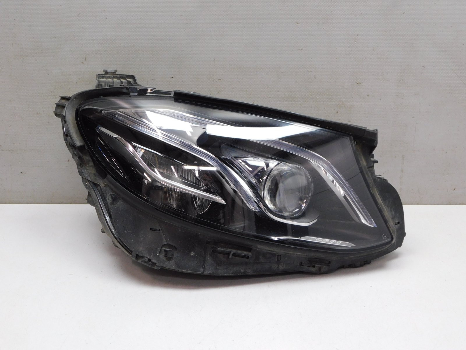 Фара правая Mercedes-Benz E-Klasse W213 2016>