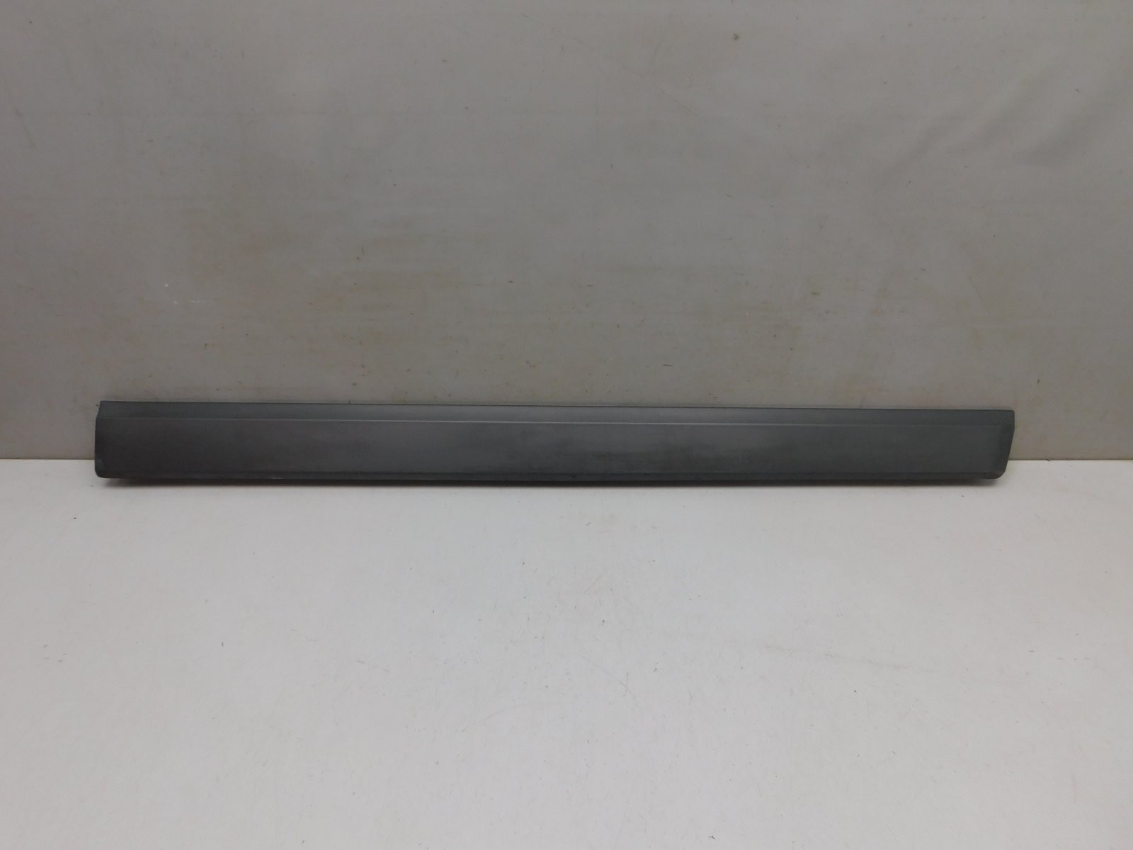 Накладка двери передней правой Volkswagen Passat B8 2015>