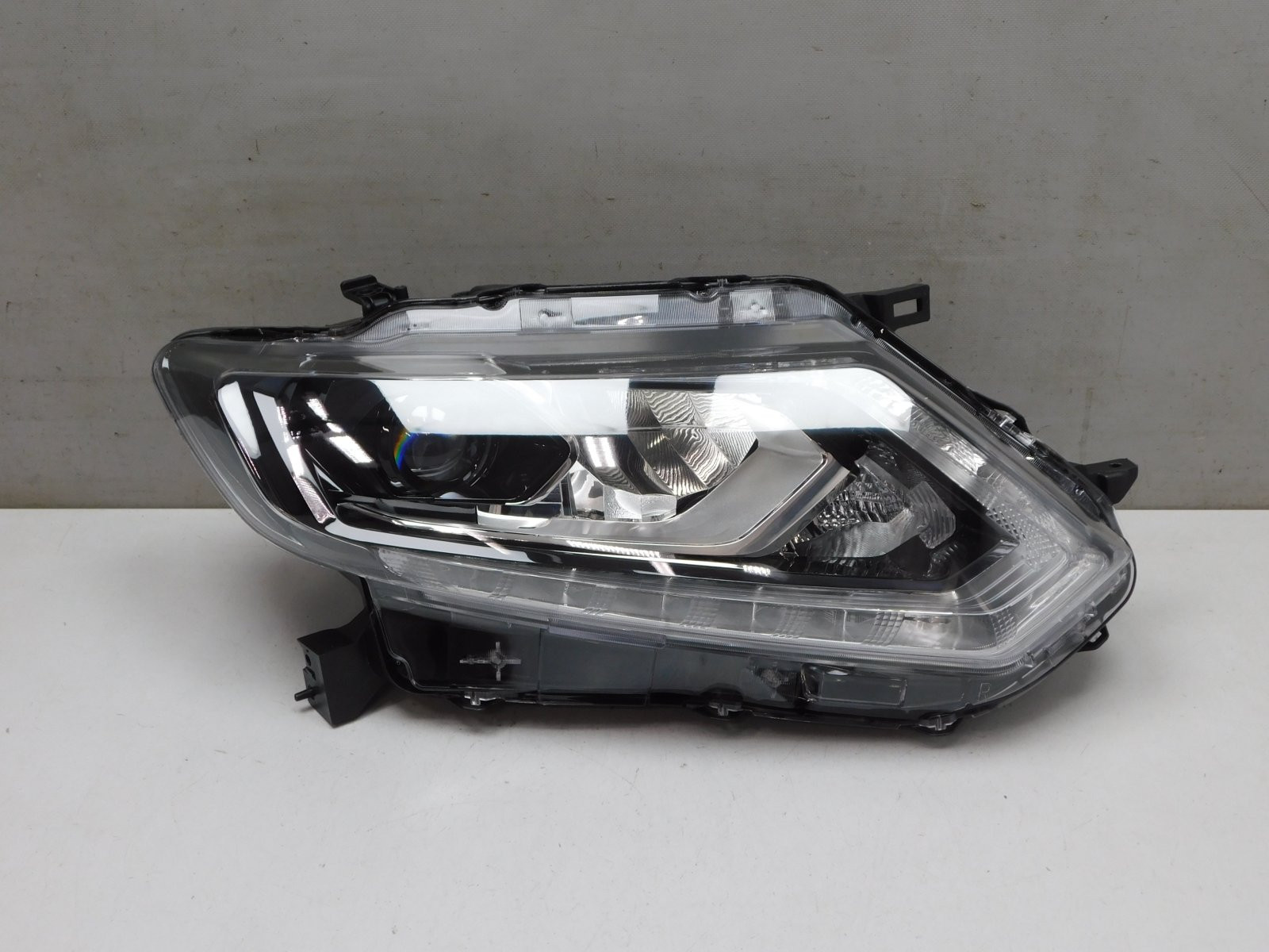 Фара правая Nissan X-Trail (T32) 2014>