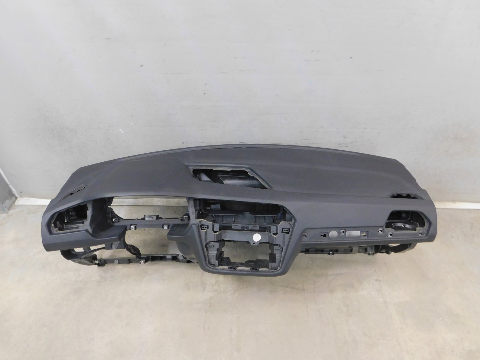 Торпедо Volkswagen Tiguan 2017>