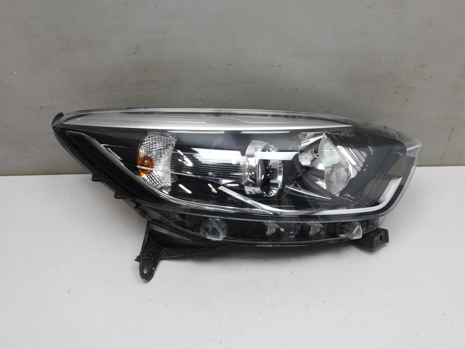 Фара правая Renault Kaptur 2016>