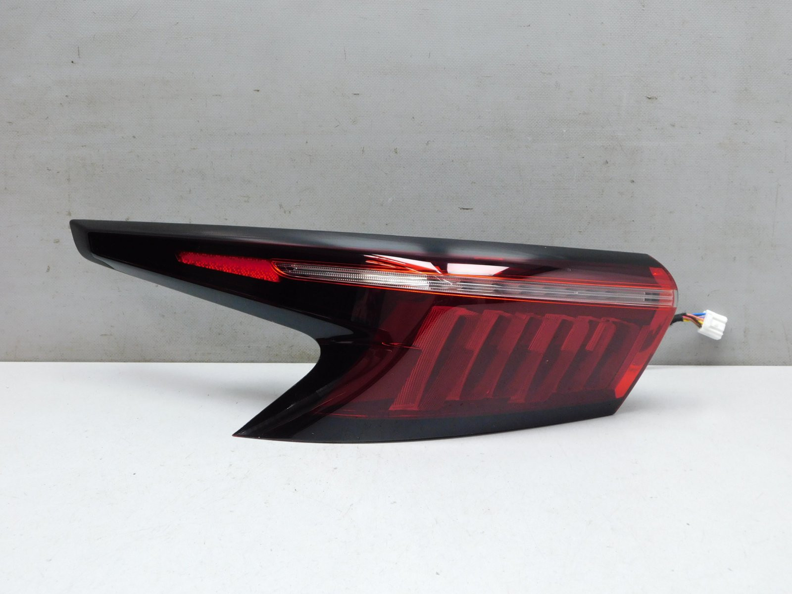 Фонарь задний наружный левый Omoda C5 2022>