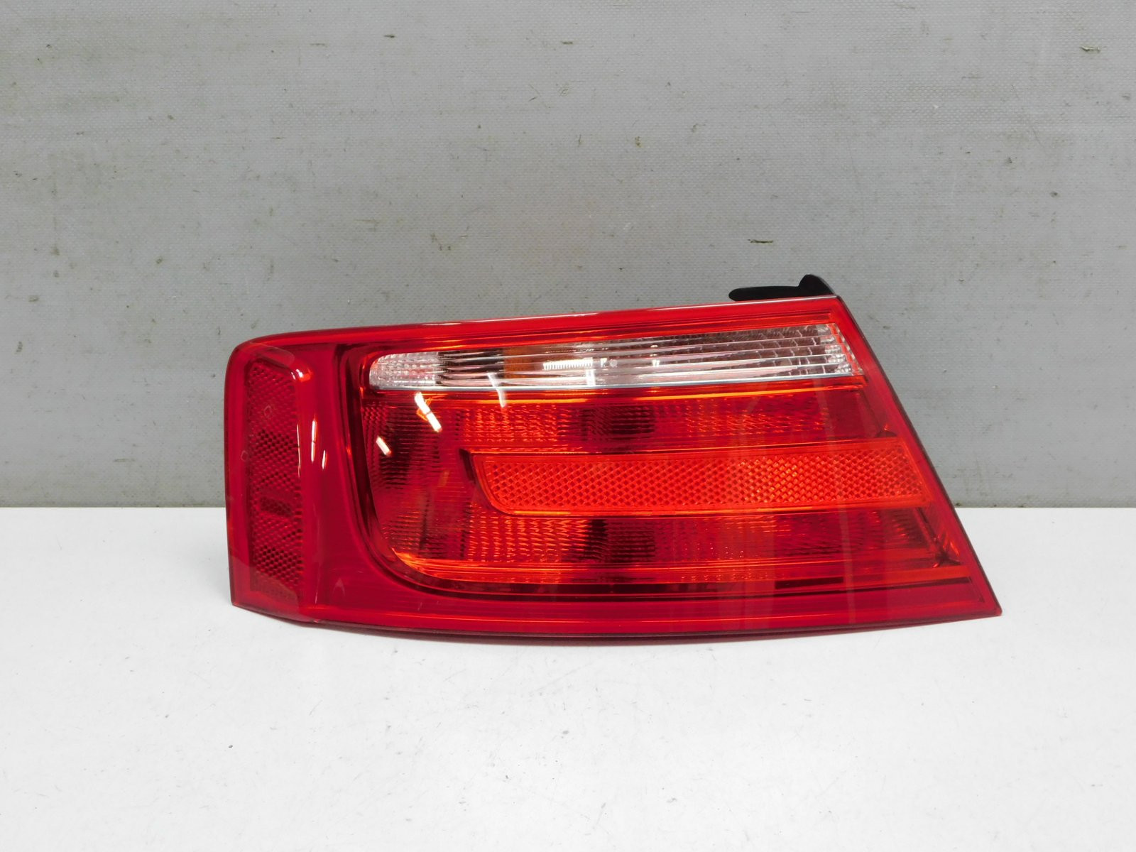 Фонарь задний наружный левый Audi A5/S5 2007-2016