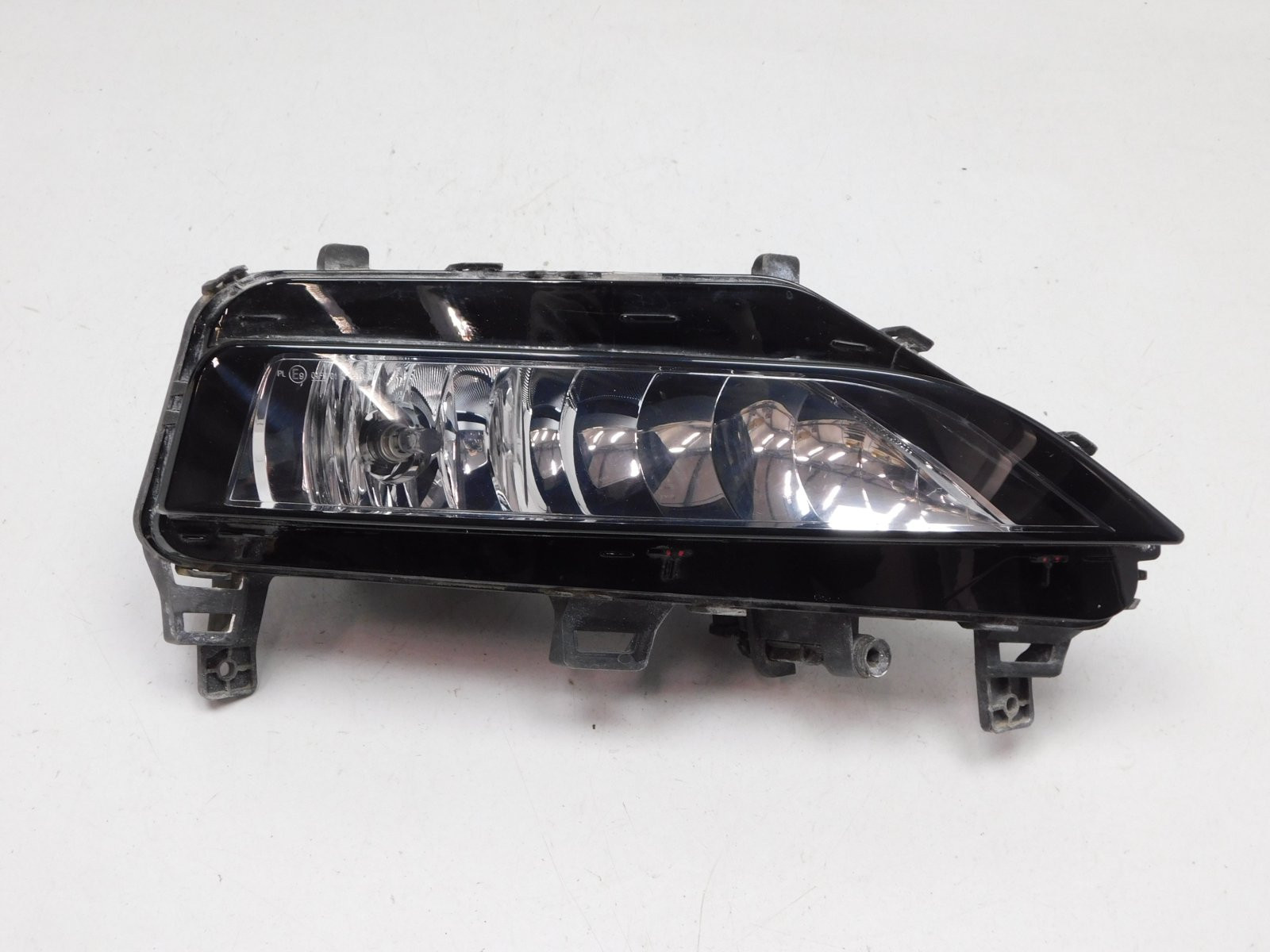 Фара противотуманная правая Skoda Rapid 2020>