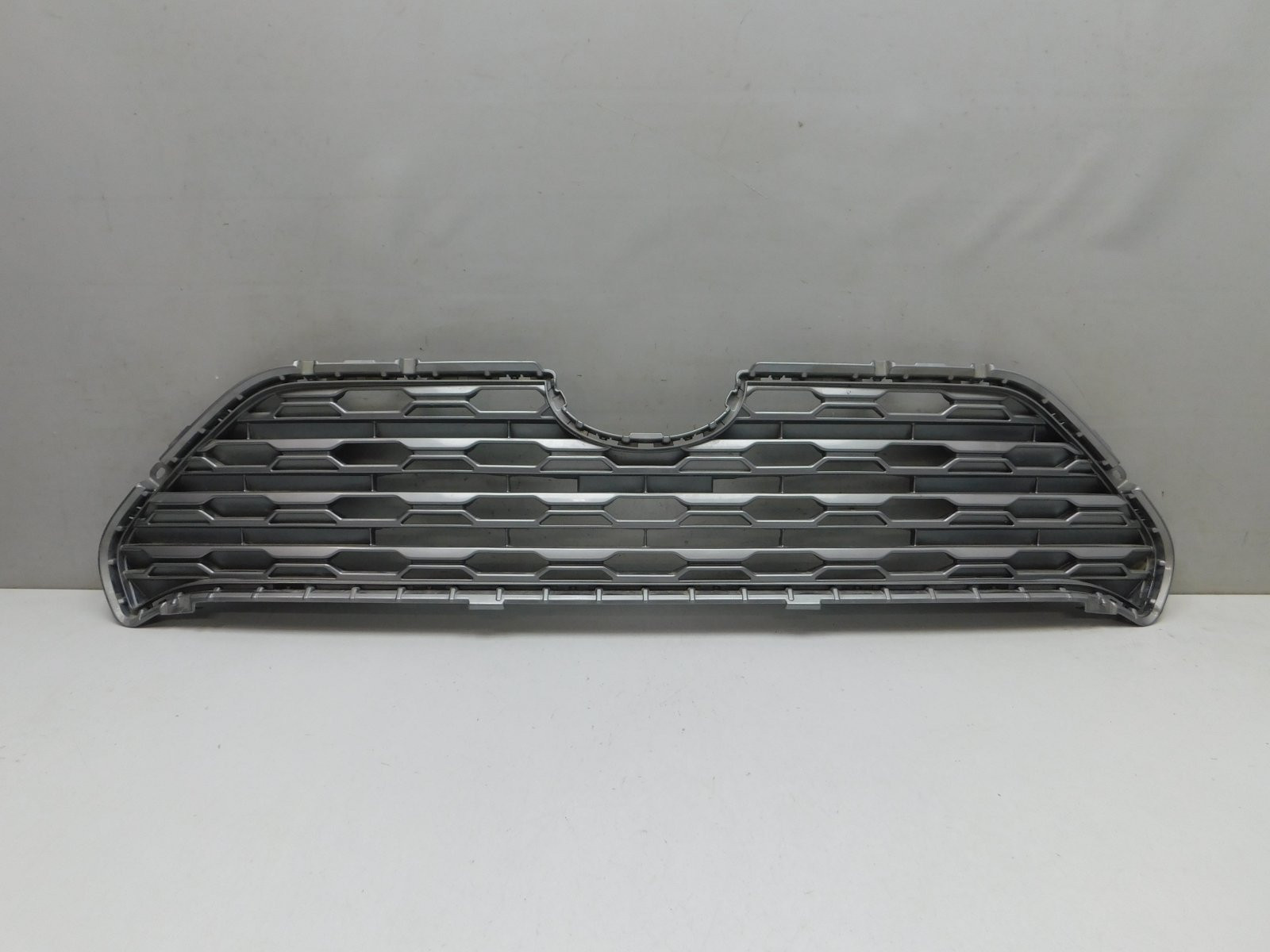 Решетка радиатора Toyota RAV 4 2019>