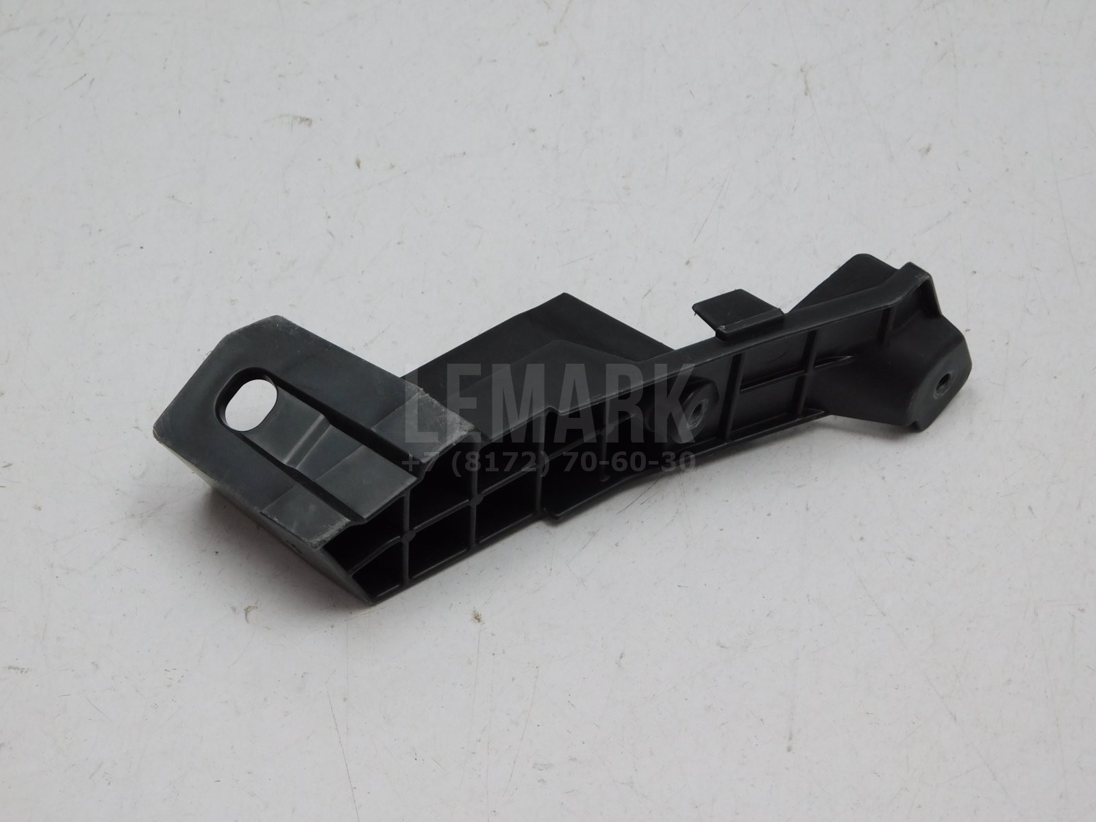 Крепеж фары Toyota Land Cruiser (200) 2008> Toyota 8119660140