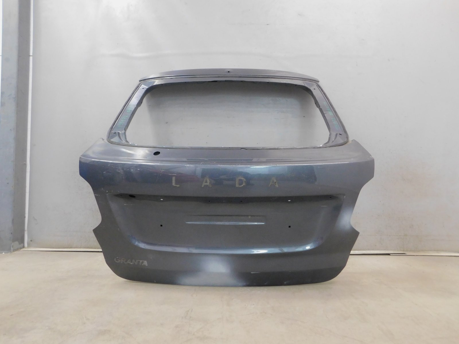 Дверь багажника VAZ Lada Granta 2011>