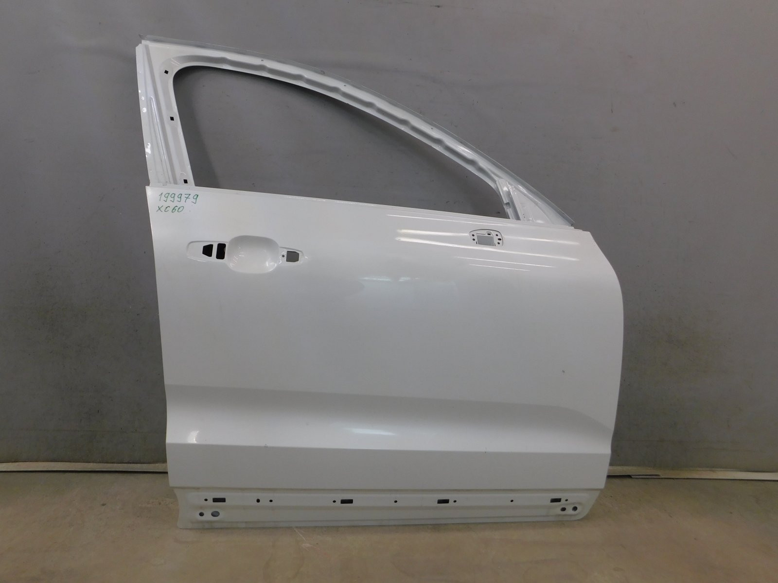 Дверь передняя правая Volvo XC60 2017>