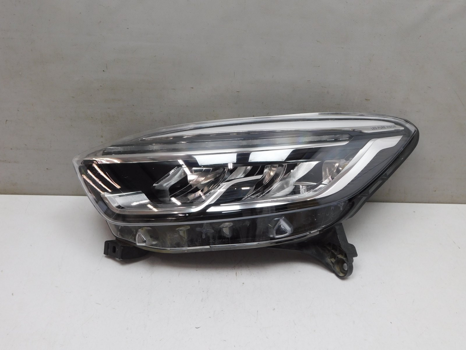 Фара левая Renault Kaptur 2016>