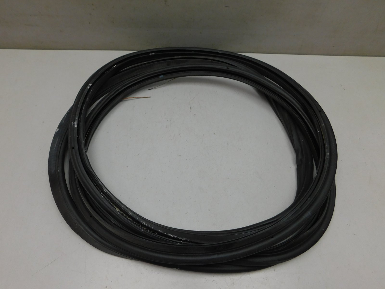 Уплотнитель BMW 6-серия Gran Turismo G32 2017>