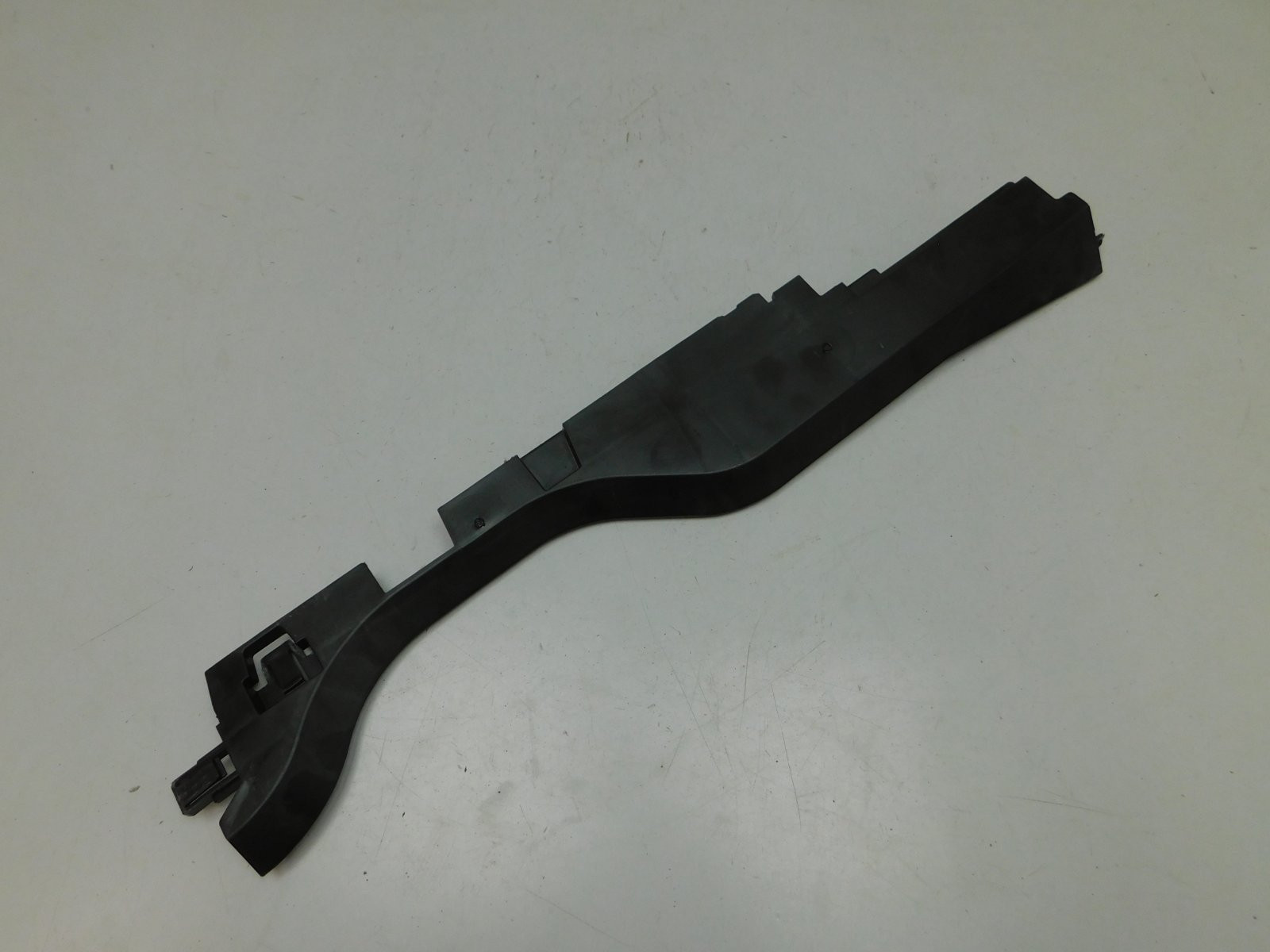 Воздуховод радиатора BMW X5 G05 2018>