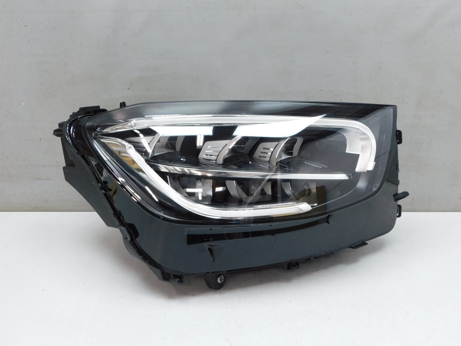 Фара правая Mercedes-Benz GLC-Class X253 2015>