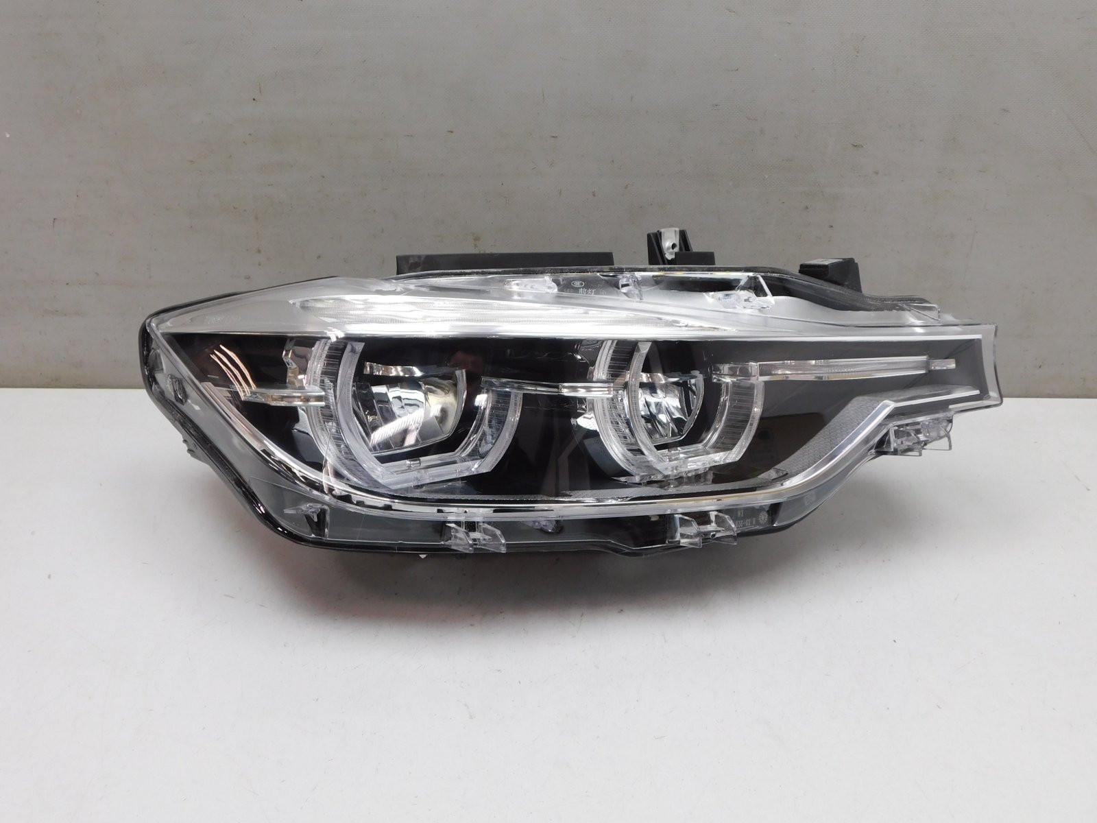 Фара правая BMW 3-серия F30 2011>