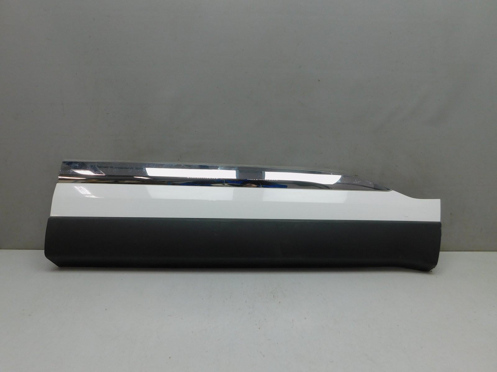 Накладка двери передней правой Chery Tiggo 8 Pro 2021>