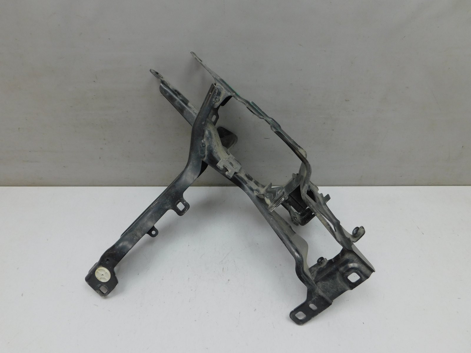 Кронштейн фары BMW X5 G05 2018>