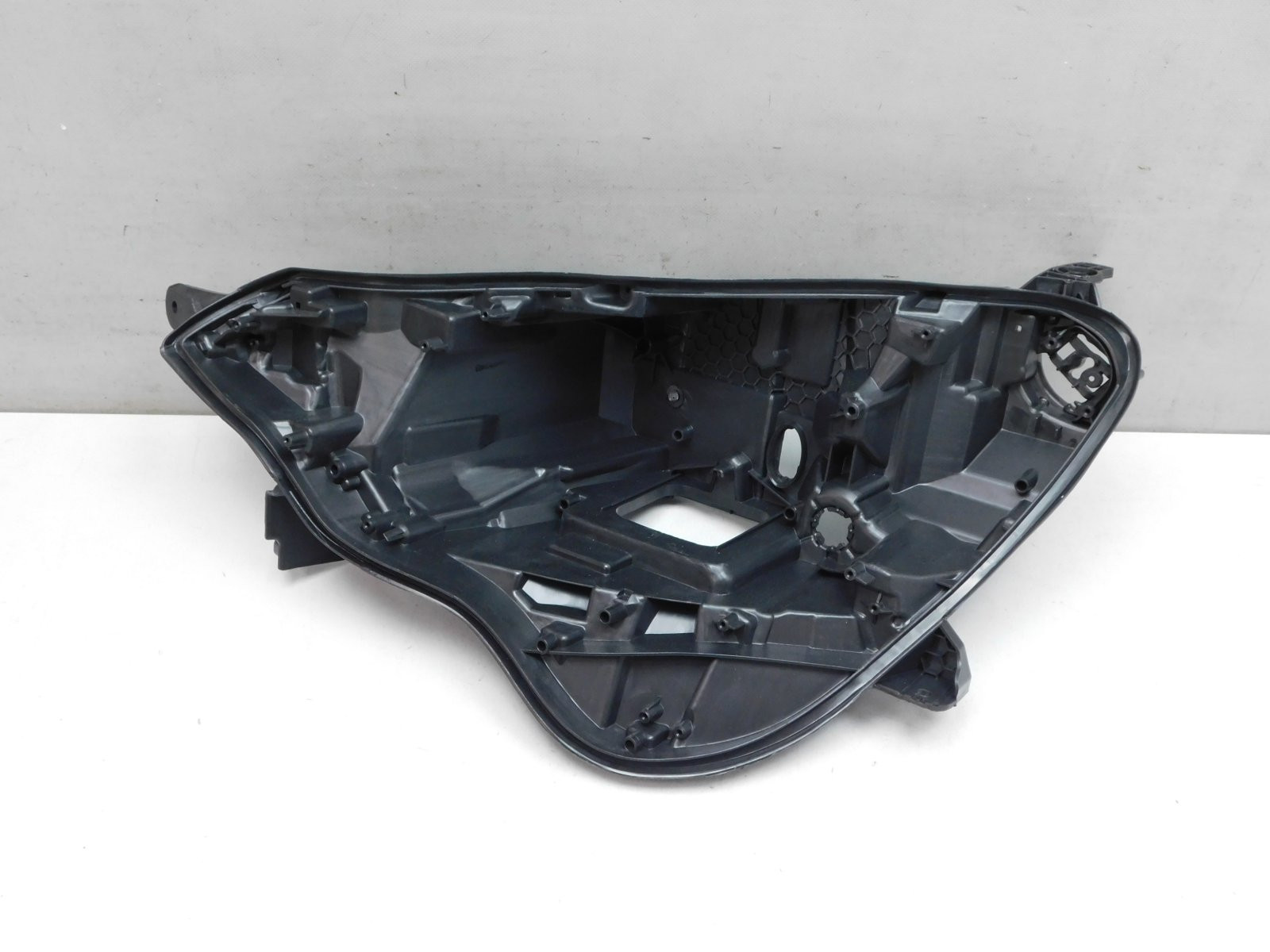 Корпус фары левой Renault Arkana 2019>