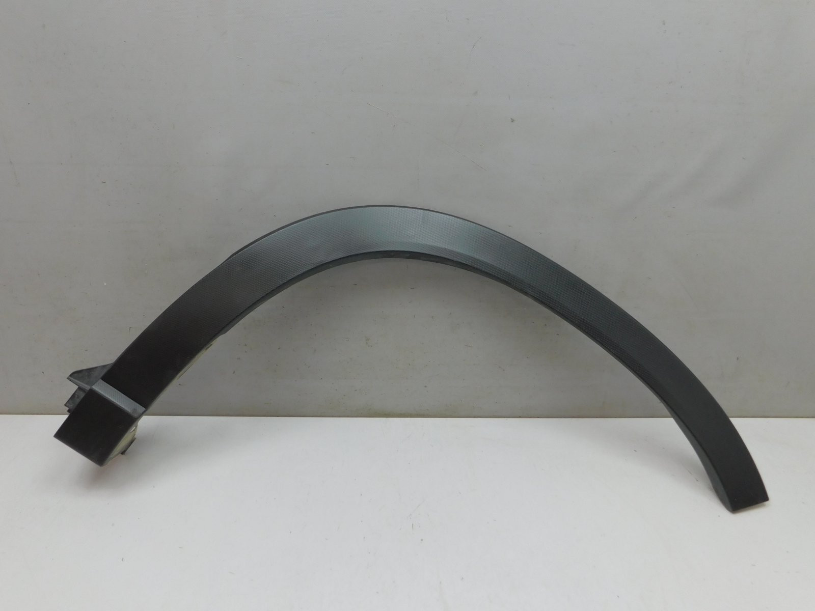 Накладка крыла переднего правого Subaru Forester (S14) 2018>