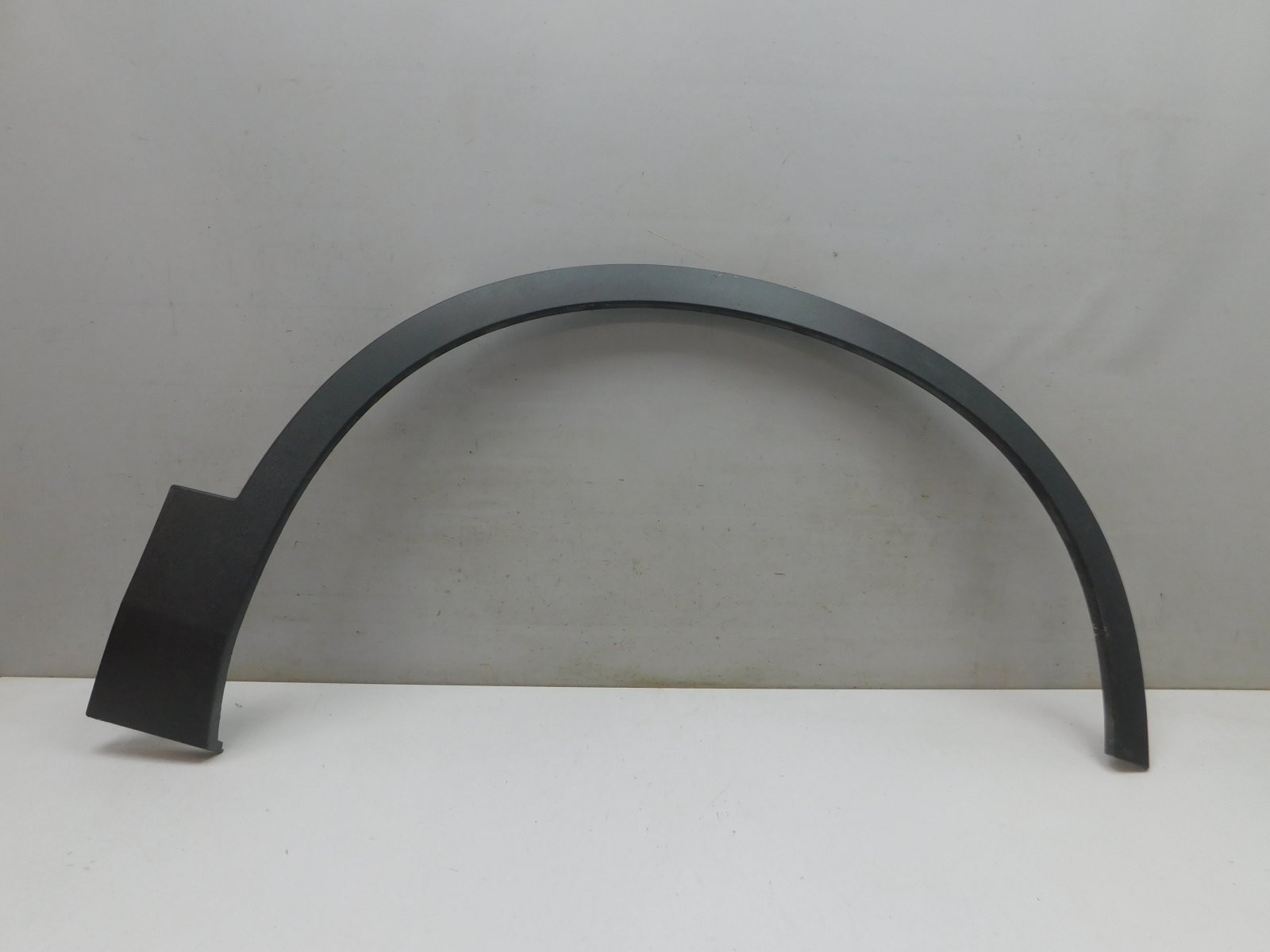 Накладка крыла переднего правого Volvo XC40 2017>