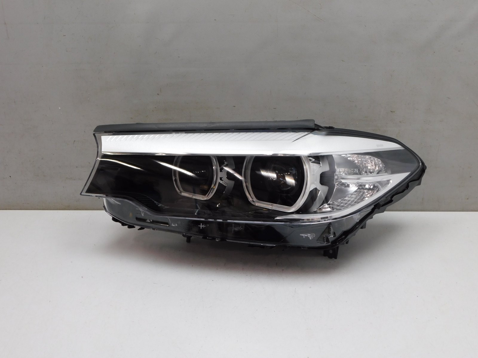 Фара левая BMW 5-серия G30 2016>