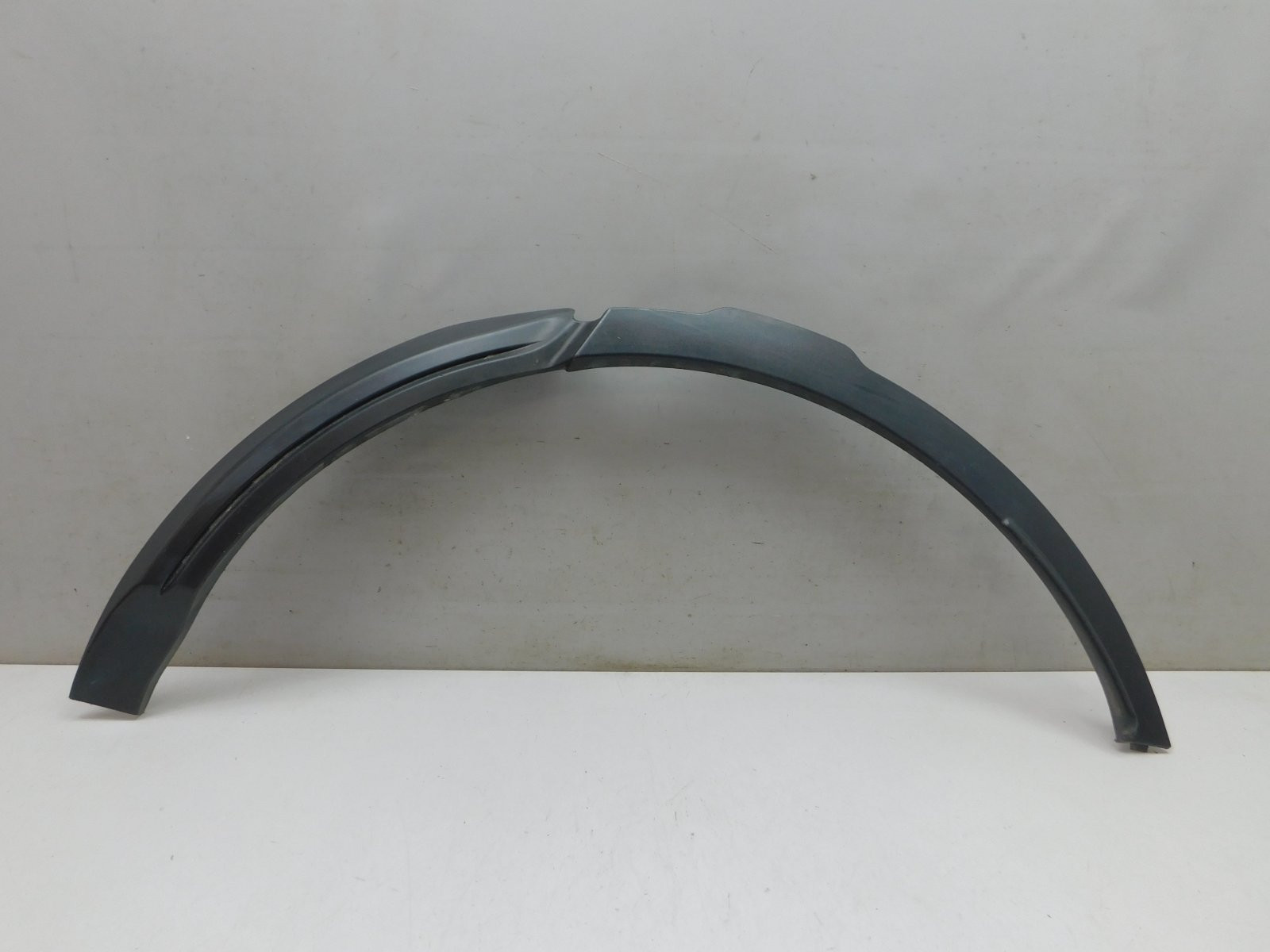 Накладка крыла заднего  левого Land Rover Range Rover Evoque 2011-2019