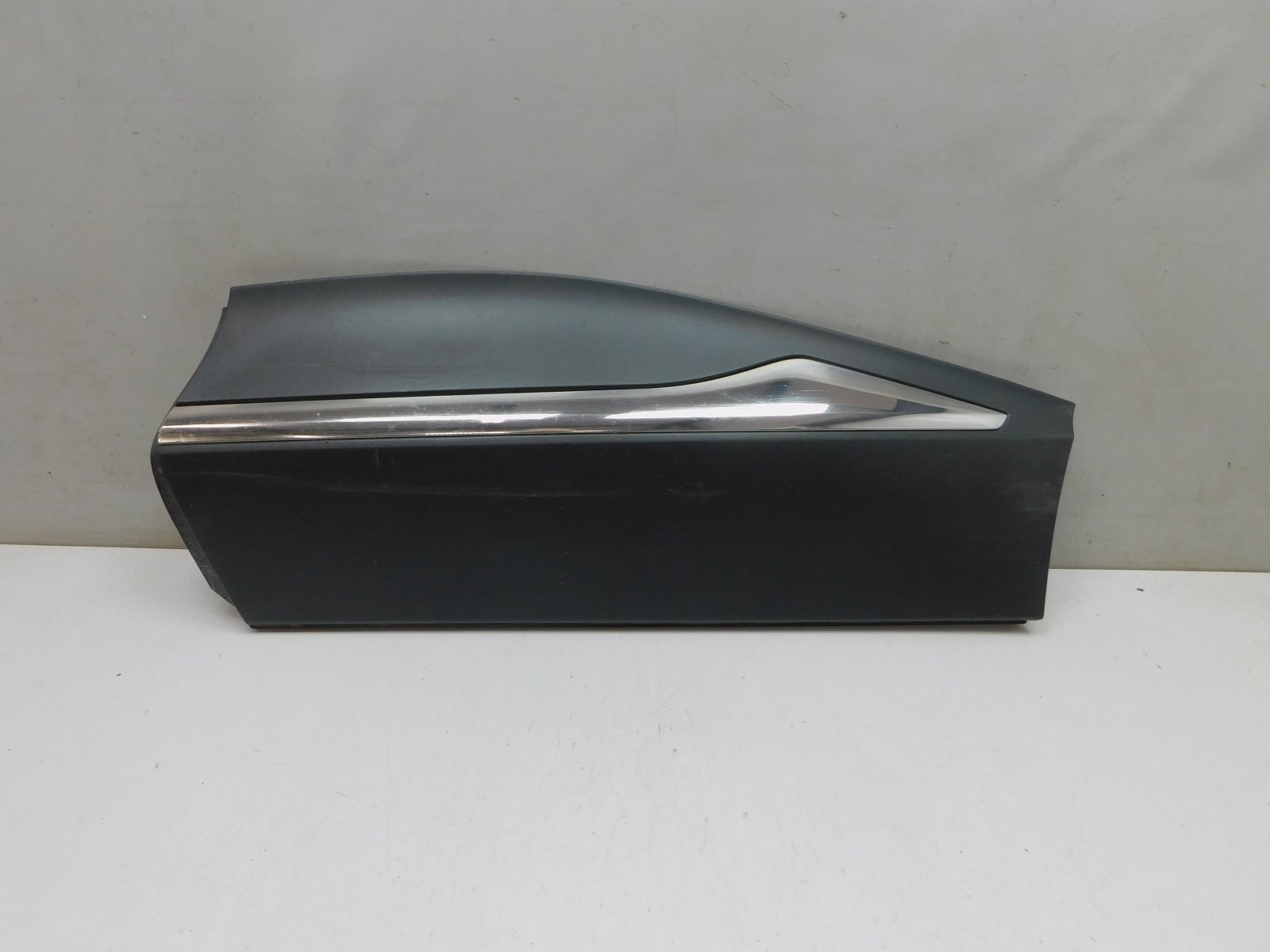 Накладка двери задней левой Renault Kaptur 2016>