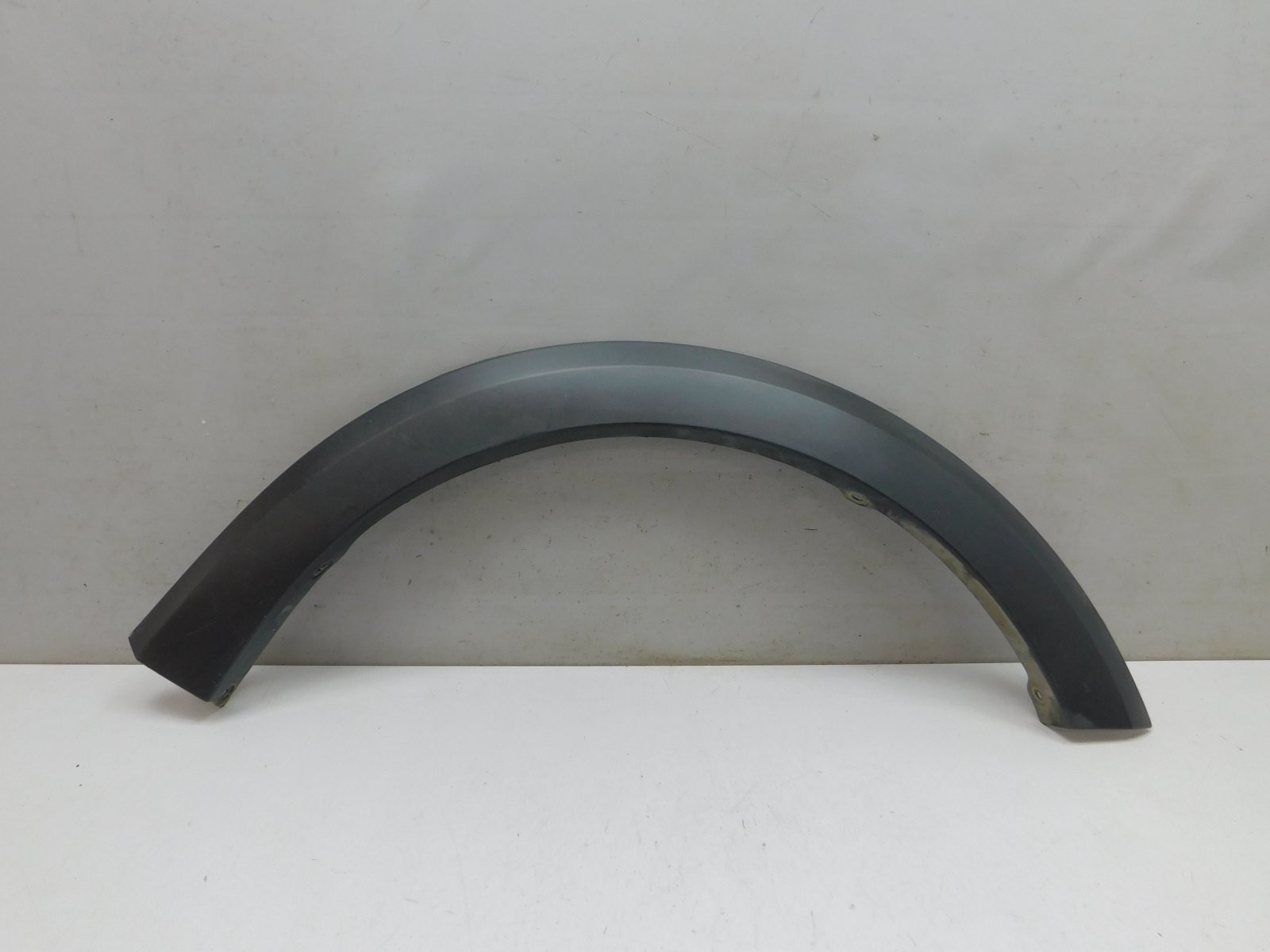 Накладка крыла переднего правого Renault Sandero 2014>