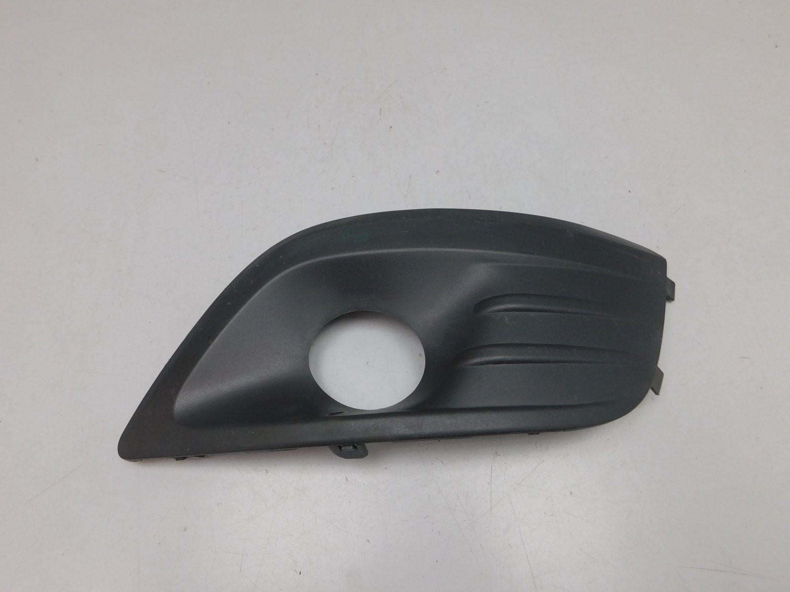 Решетка в бампер левая VAZ Lada Largus 2011>